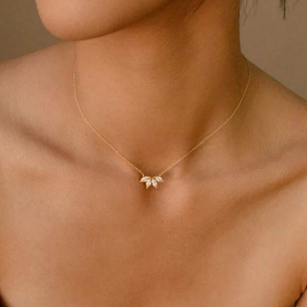 Diamond flower necklace  S544